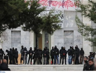 Αυτοί προπηλάκισαν τους βουλευτές του ΣΥΡΙΖΑ στο Πολυτεχνείο